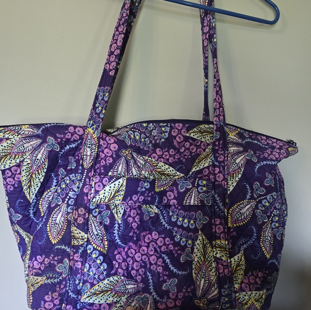 Floral Quilted Vera Bradley Batik Leaves Tote Bag, Over Luggage Handle As Well - Picture 4 of 8